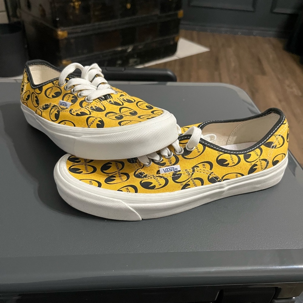 Vans x mooneyes